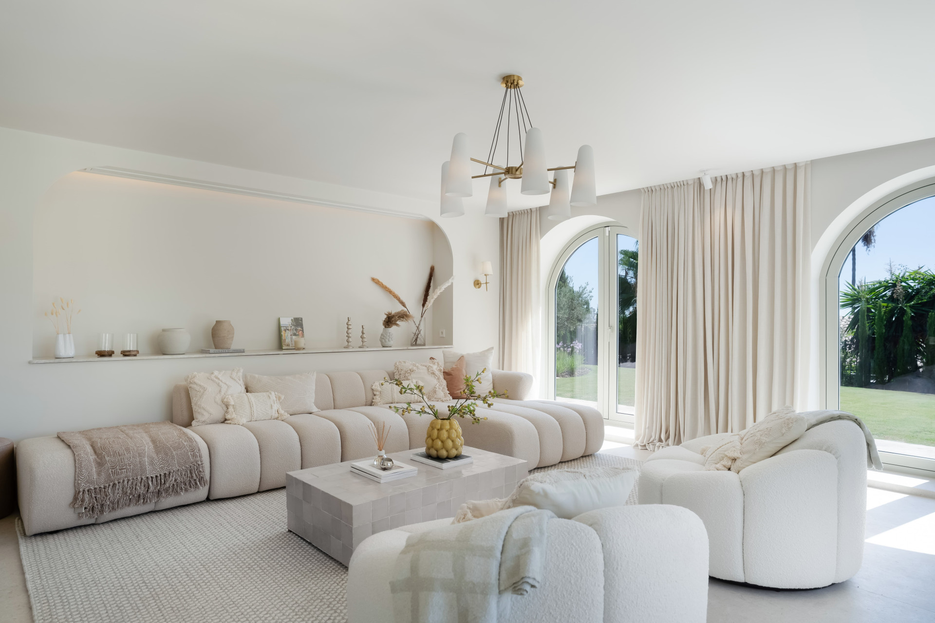4 Bed, 5 Bath - Villa for Sale in Nueva Andalucia, Marbella