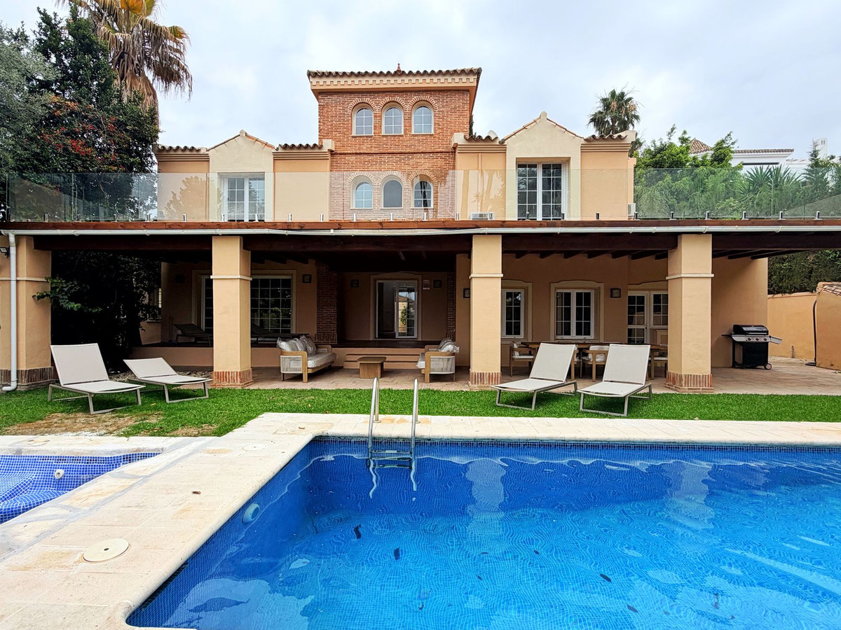 Casa de 5 Dormitorios en venta en El Paraíso