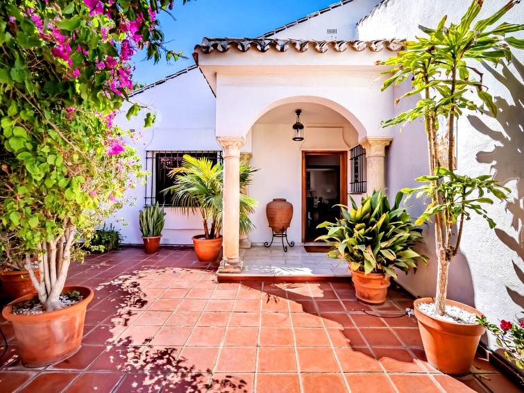 4 Bed, 3 Bath - Villa Holiday Rental in Nueva Andalucia, Marbella