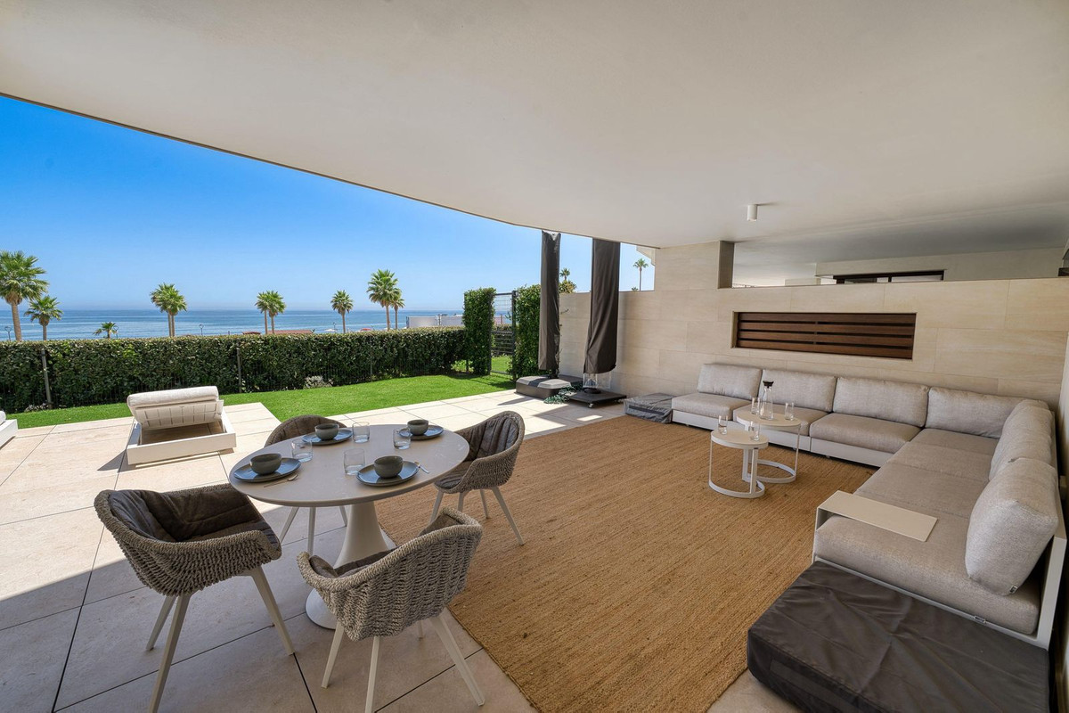 Piso de 3 Dormitorios en venta en Estepona
