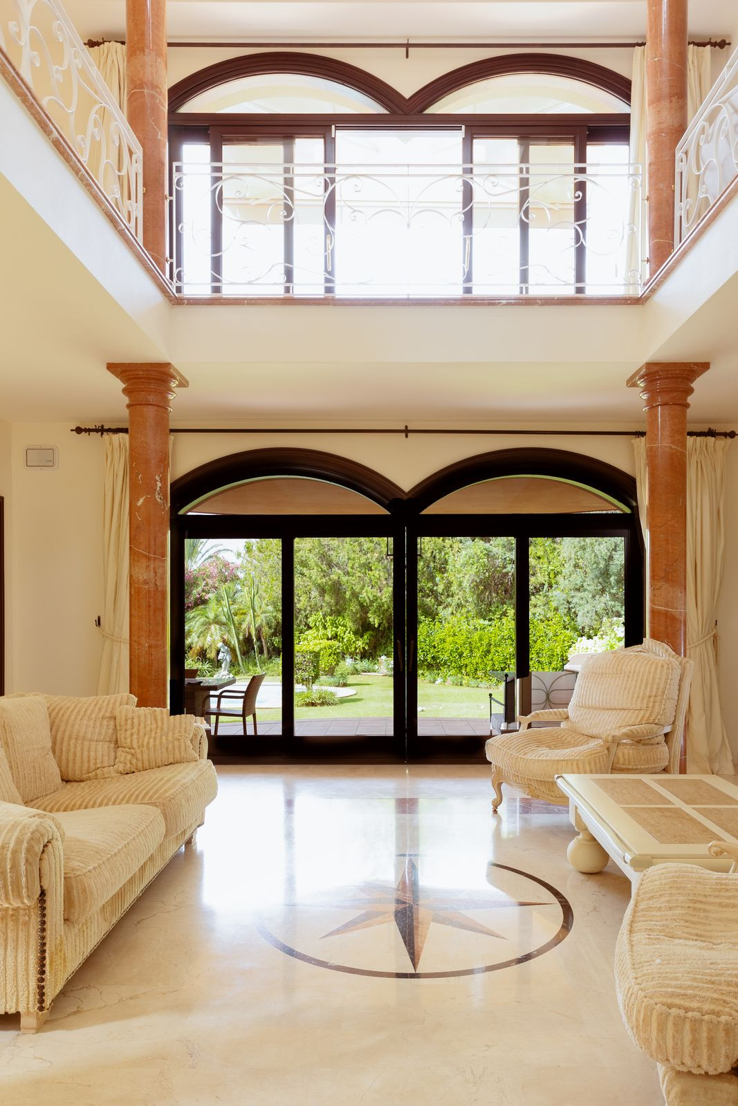 4 Bed - Villa for Sale in Sierra Blanca, Marbella