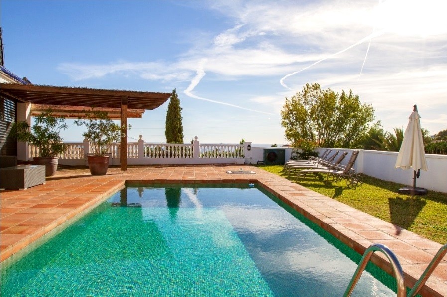 Casa de 5 Dormitorios y 3 Baños en alquiler vacacional en Arroyo de la Miel, Benalmádena