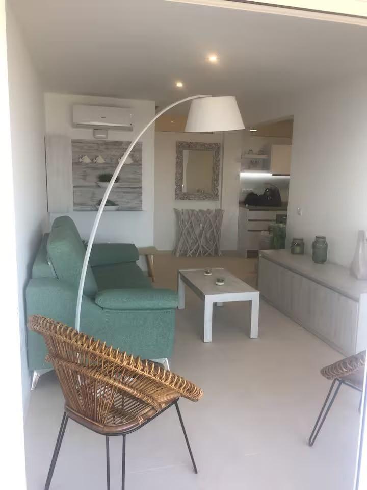 Piso de 2 Dormitorios y 1 Baño en venta en Fuengirola Centro