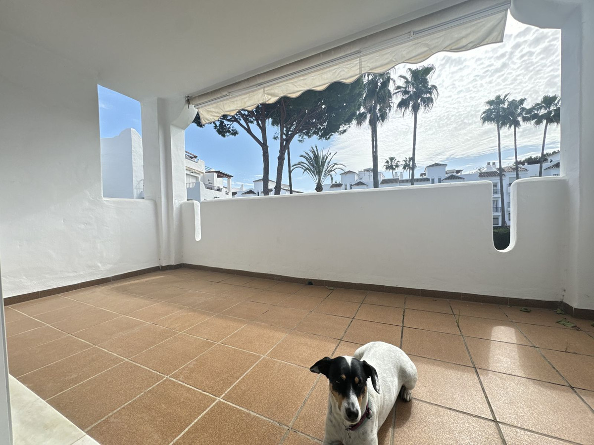 Piso de 3 Dormitorios en venta en Cancelada, Estepona