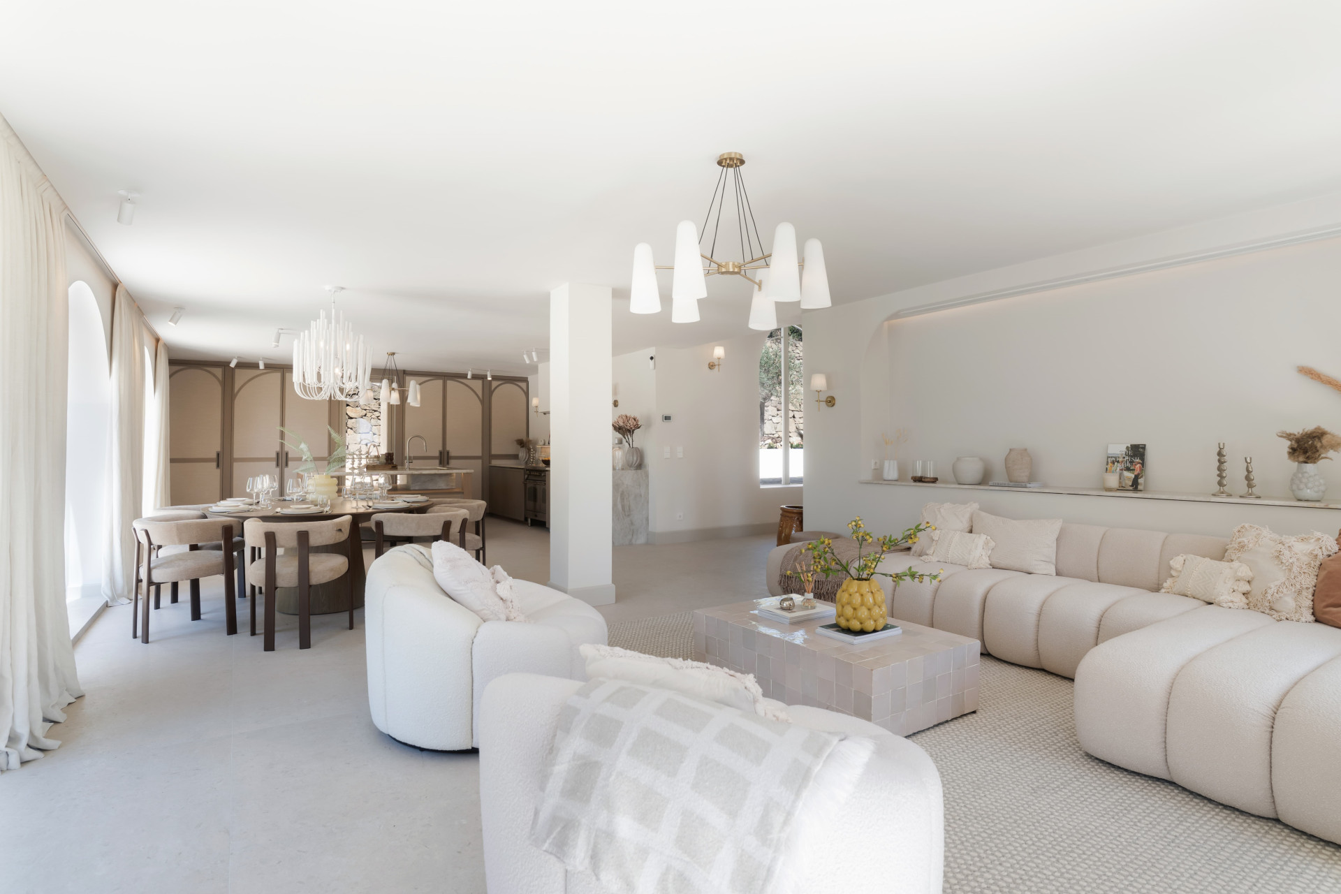 4 Bed, 5 Bath - Villa for Sale in Nueva Andalucia, Marbella