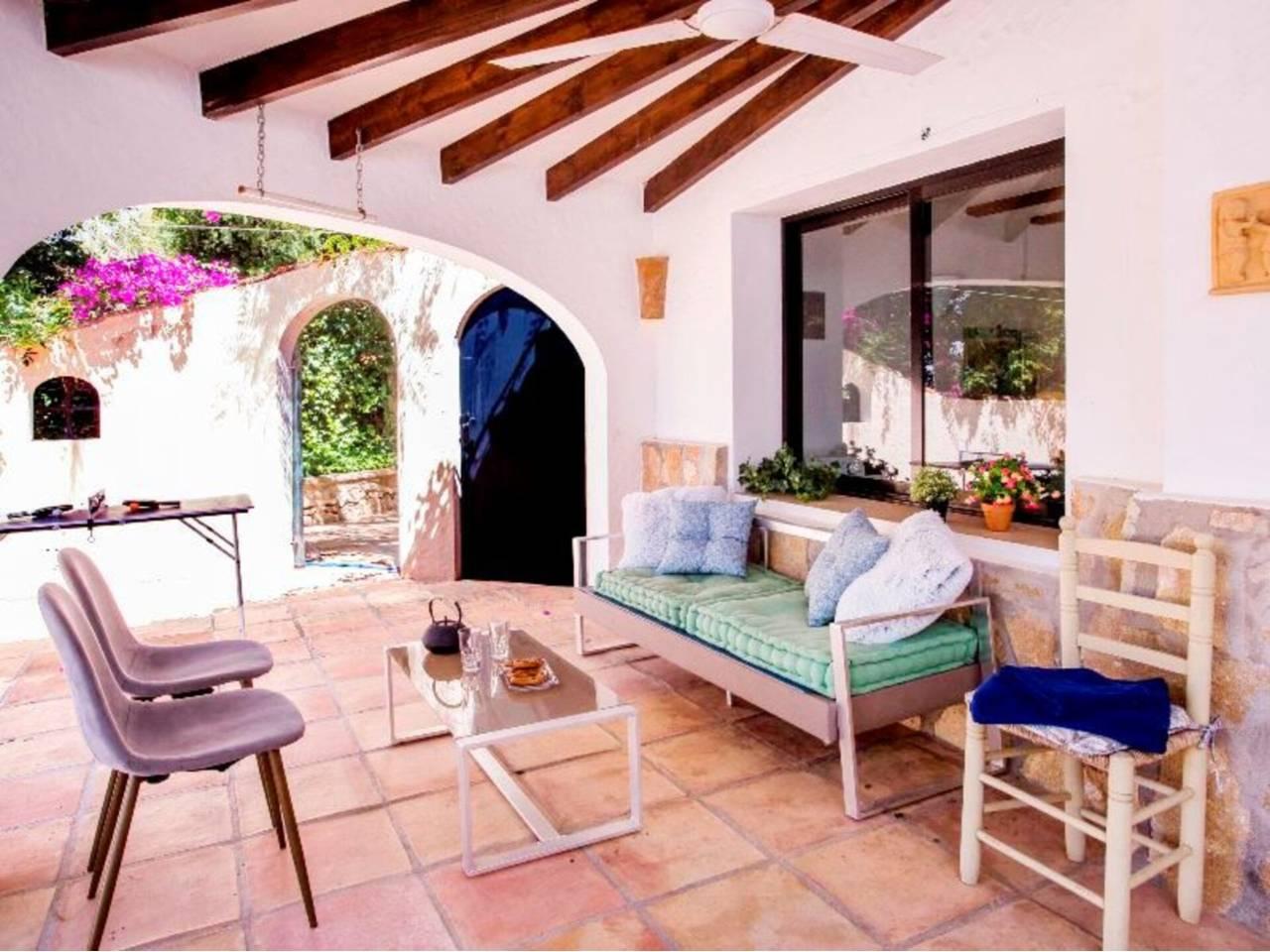 Casa Adosada de 4 Dormitorios y 3 Baños en alquiler vacacional en Xàbia