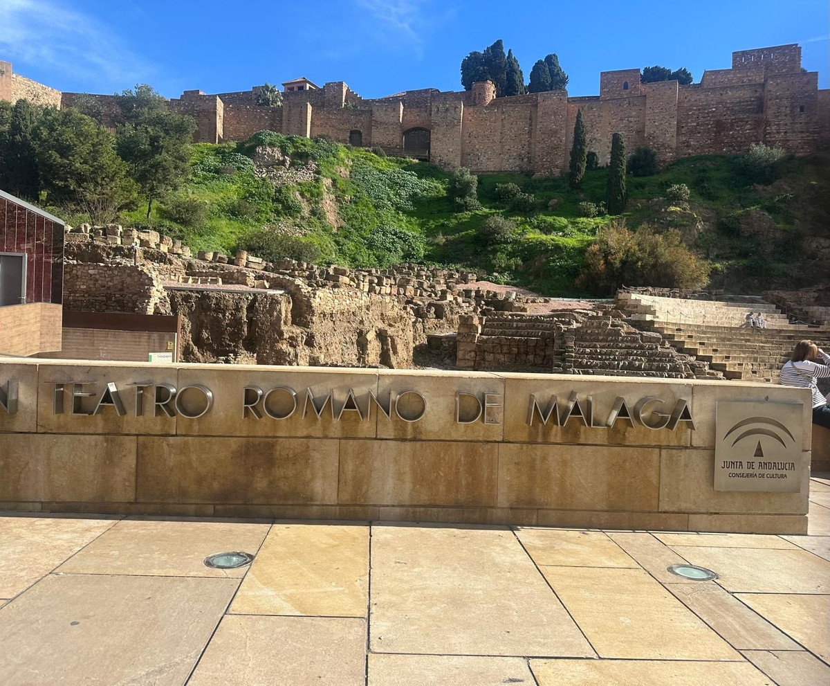 Piso de 4 Dormitorios y 2 Baños en venta en Málaga