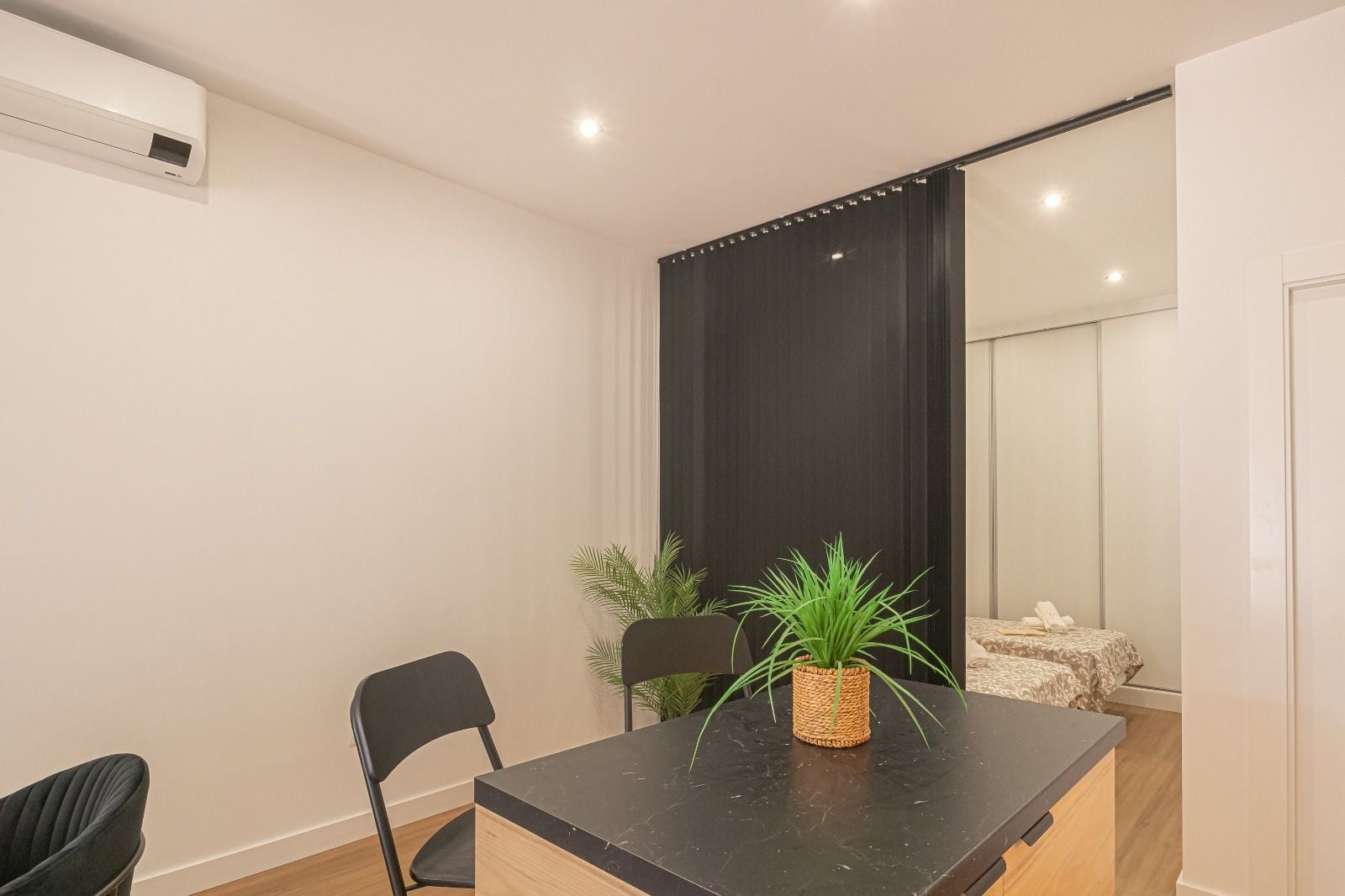 Piso de 2 Dormitorios y 1 Baño en venta en Calahonda, Mijas