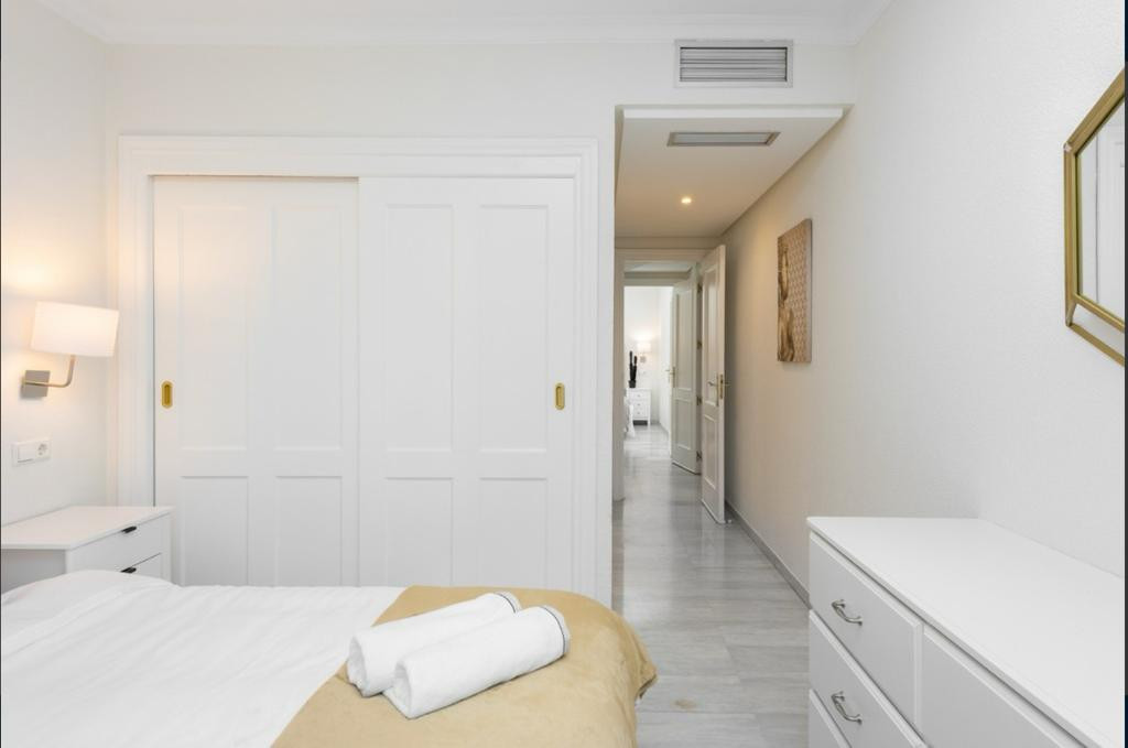 2 Bed - Apartment for Rent in Puerto Banus, Marbella