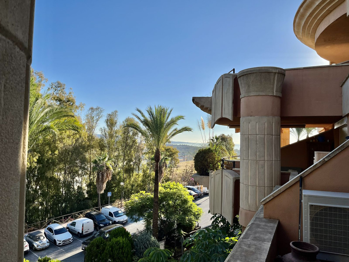 2 Bed, 2 Bath - Apartment for Sale in Nueva Andalucia, Marbella