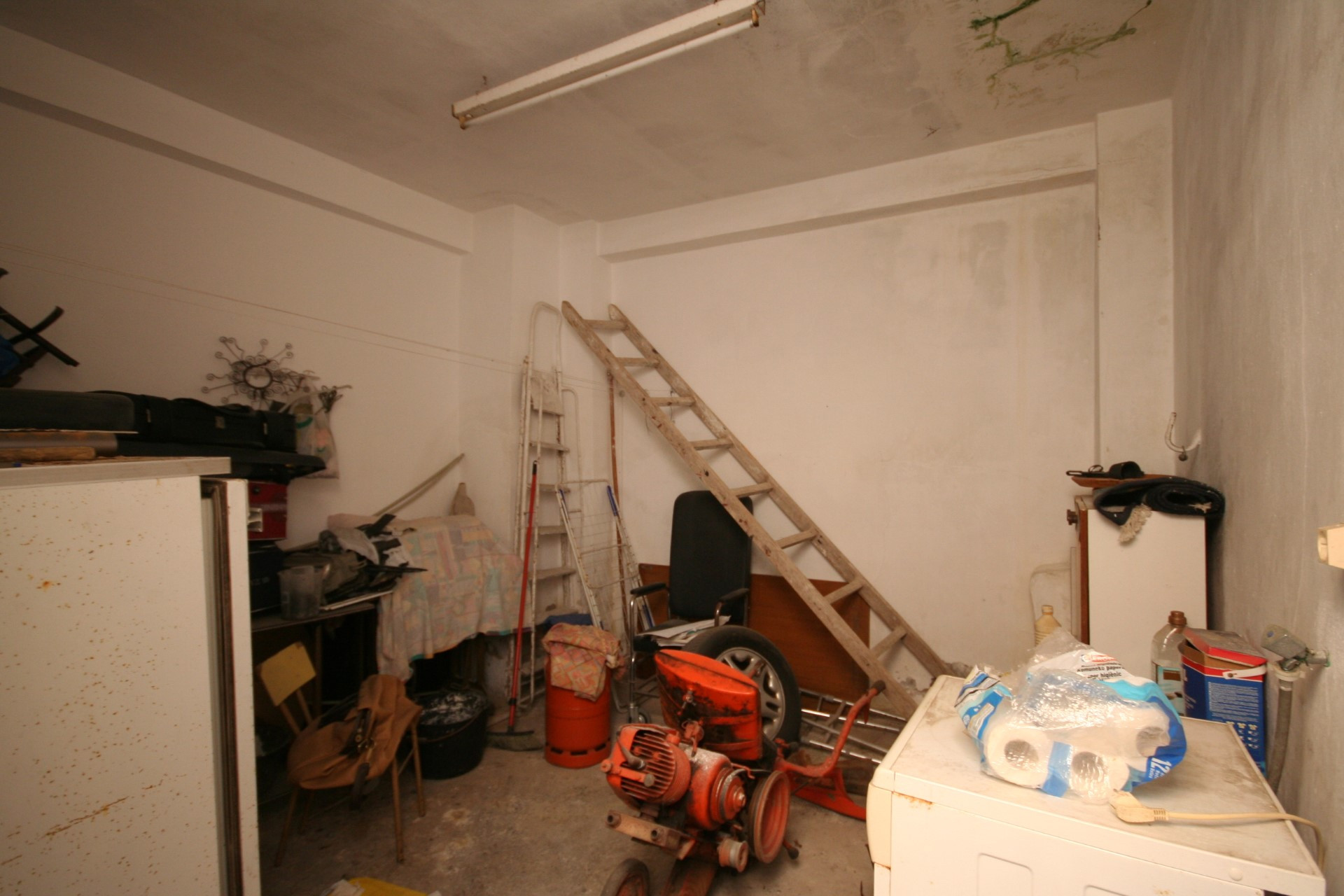 Casa Adosada de 4 Dormitorios en venta en La Alqueria, Estepona