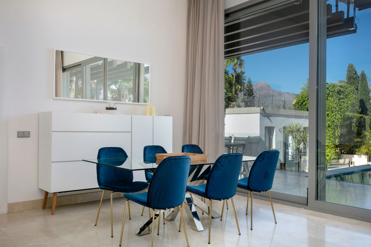 Casa de 5 Dormitorios y 4 Baños en alquiler vacacional en Benahavís