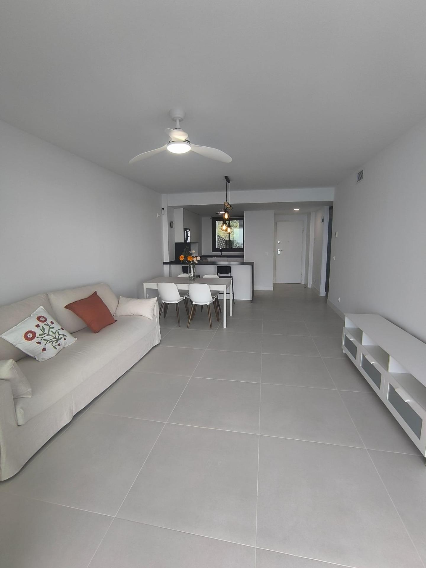 Piso de 2 Dormitorios en alquiler en Benalmádena Costa