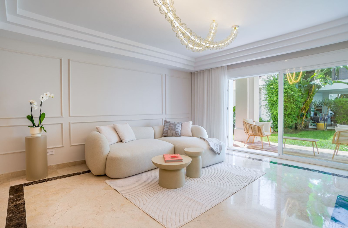 Piso de 3 Dormitorios y 3 Baños en venta en Milla de Oro, Marbella