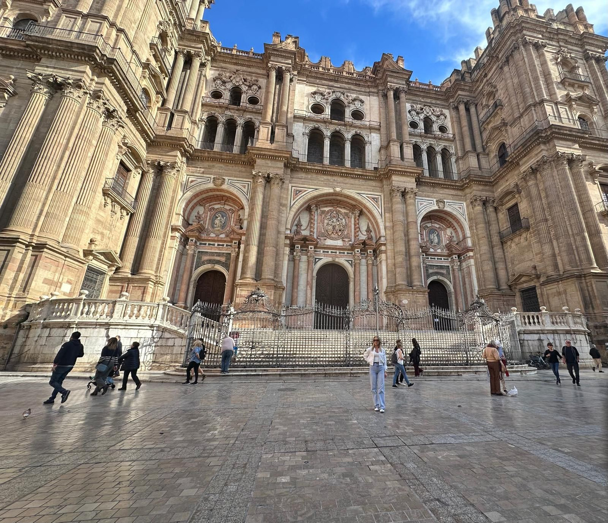 Piso de 4 Dormitorios y 2 Baños en venta en Málaga