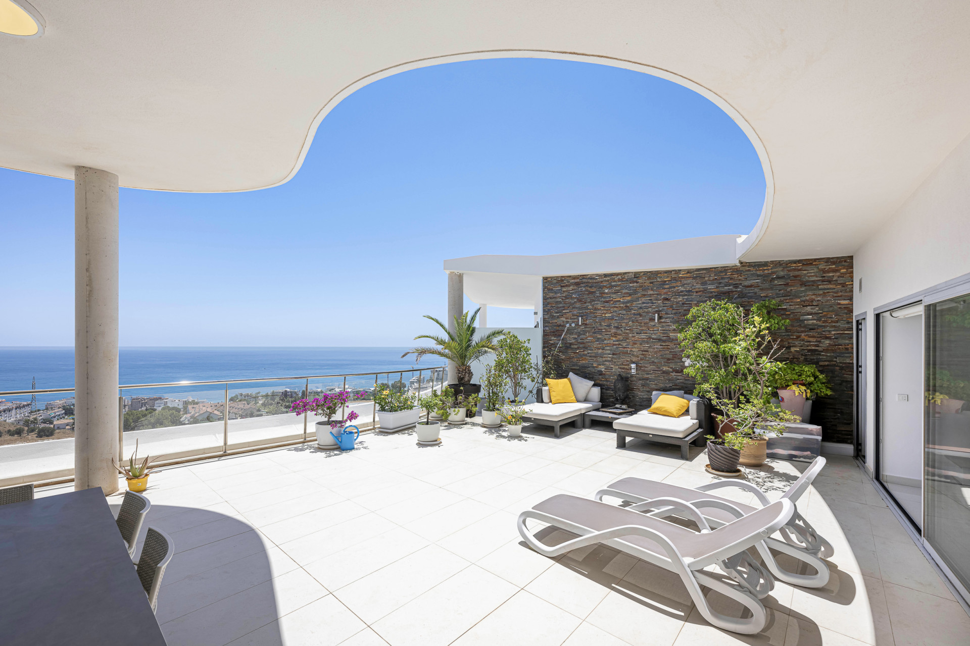 Ático de 3 Dormitorios y 2 Baños en alquiler vacacional en Benalmádena