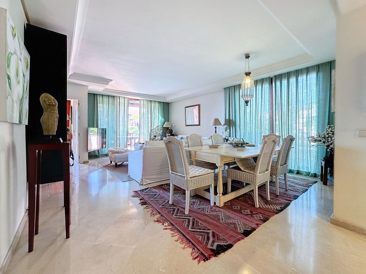 Ático de 3 Dormitorios en venta en Estepona