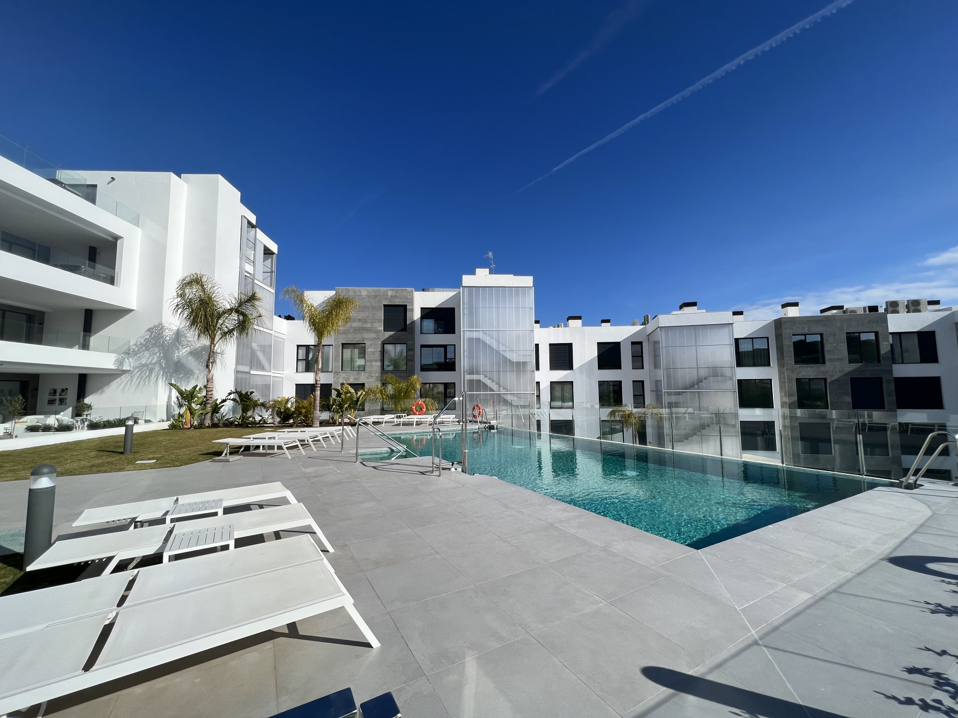 2 Bed - Apartment for Sale in Castillo Sohail Myramar, Fuengirola