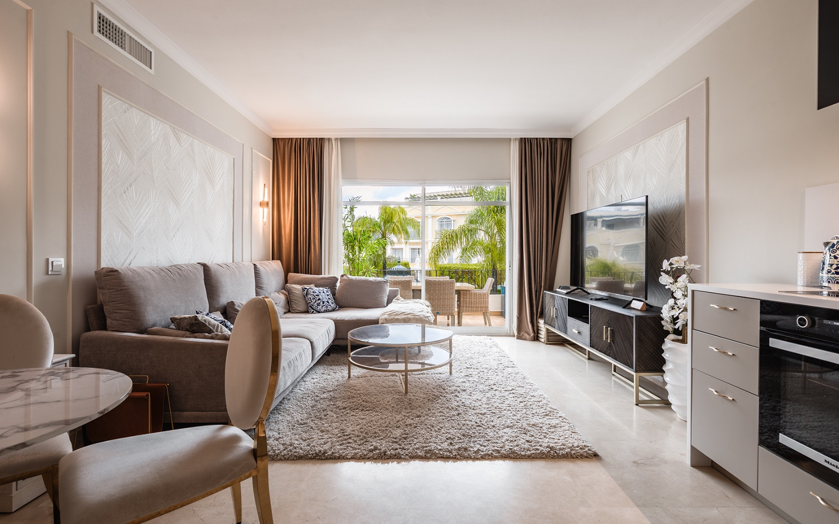 Casa Adosada de 3 Dormitorios y 2 Baños en venta en Nueva Andalucía, Marbella