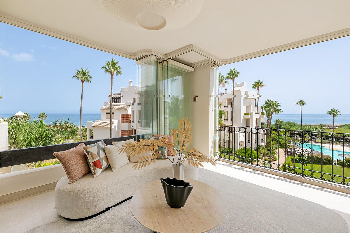 Piso de 3 Dormitorios y 2 Baños en venta en Estepona