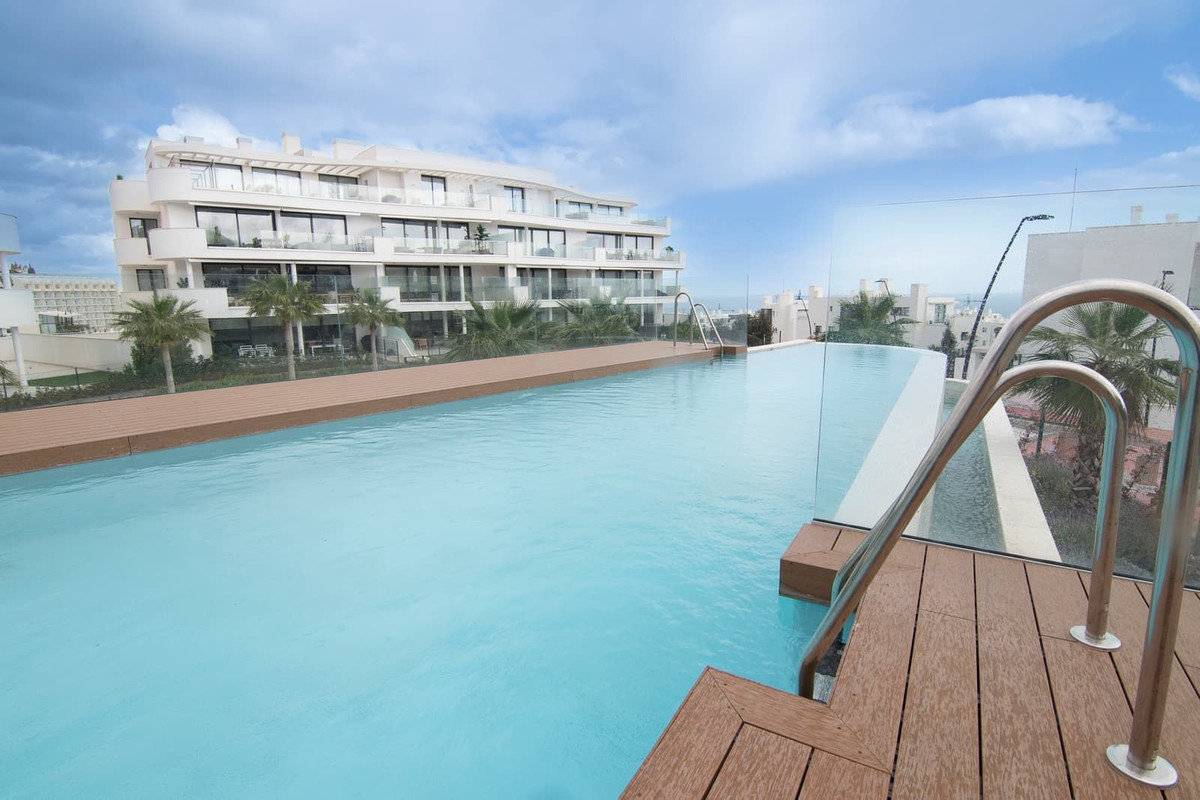 Piso de 4 Dormitorios en venta en Benalmádena Costa