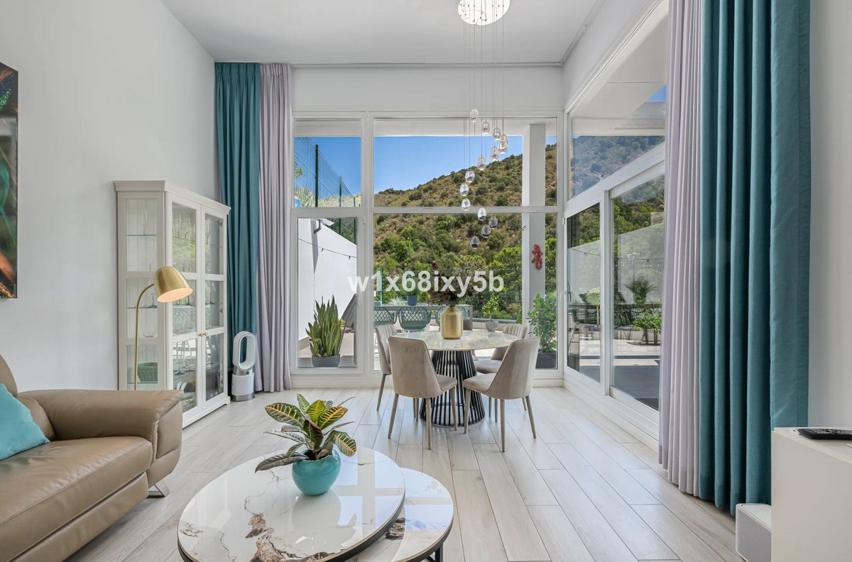 Piso de 4 Dormitorios en venta en Benahavís
