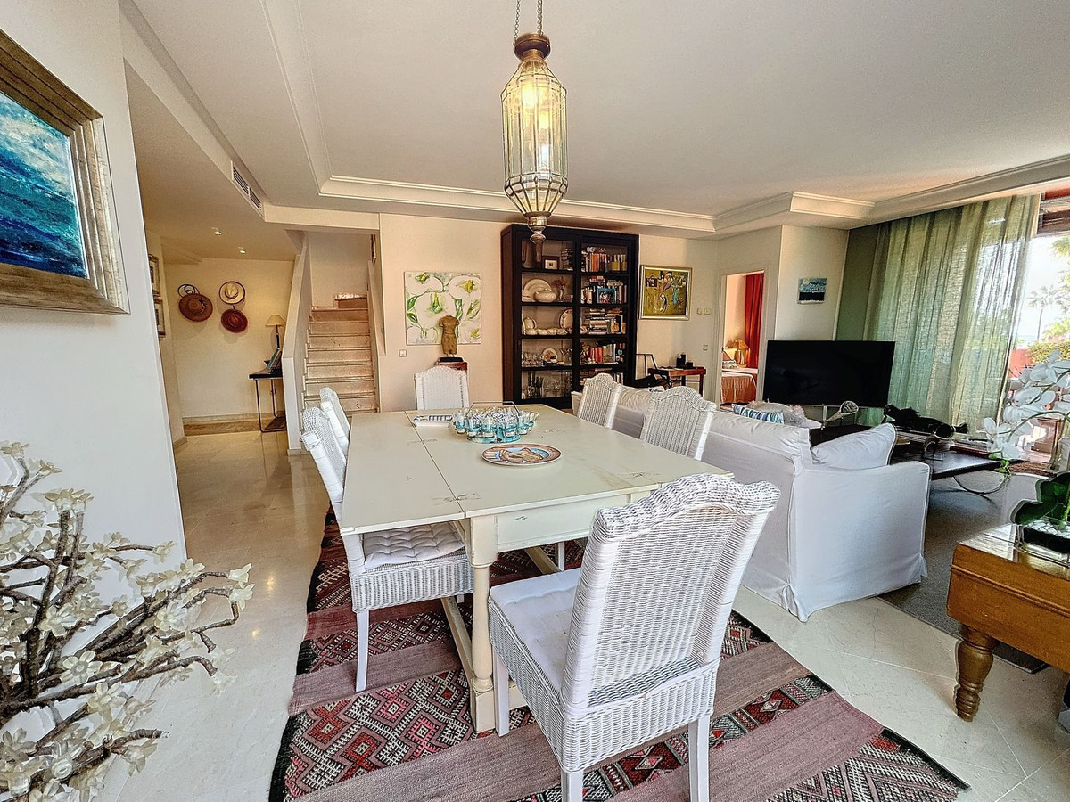 Ático de 3 Dormitorios en venta en Estepona