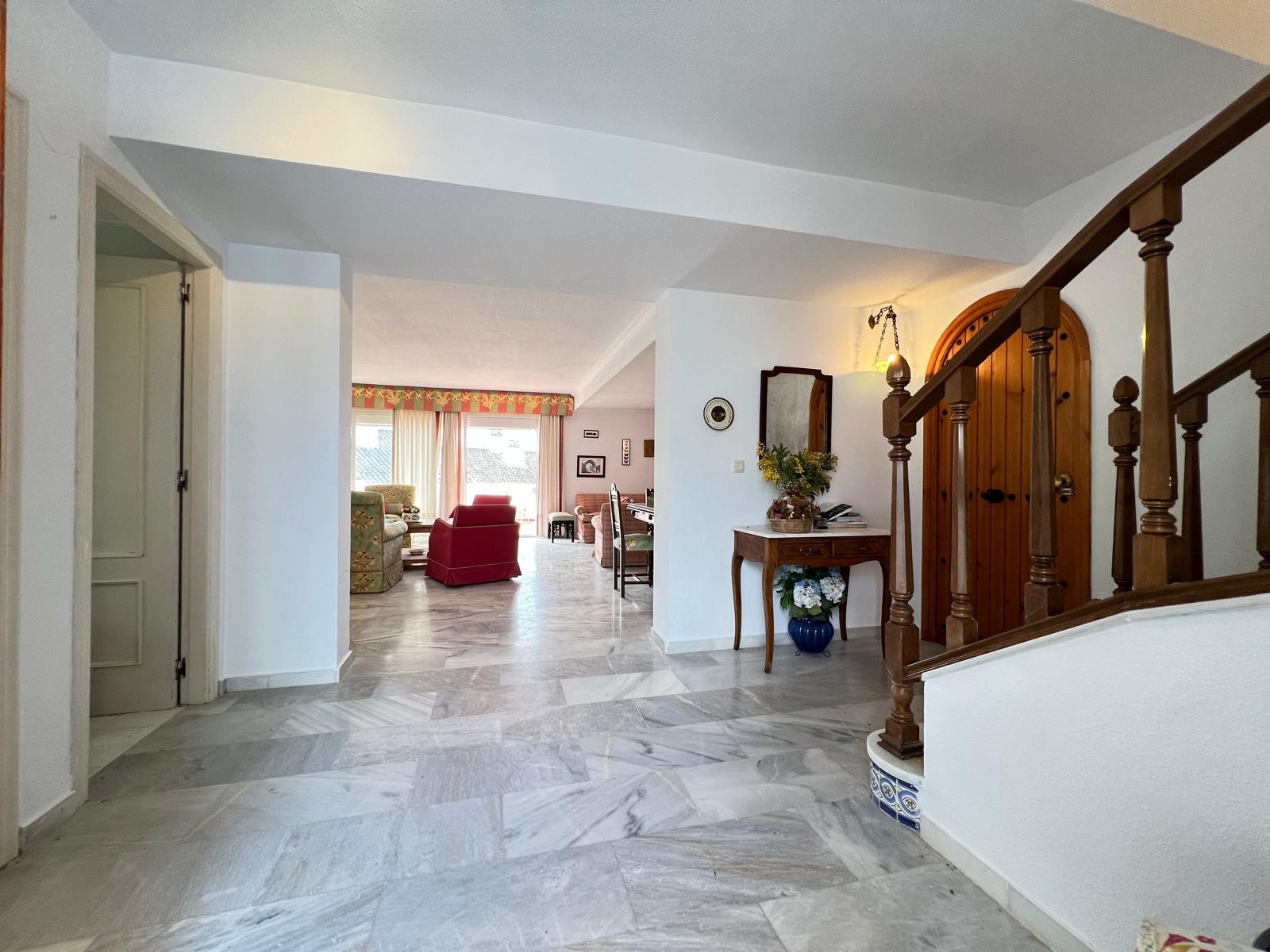 Casa Adosada de 3 Dormitorios y 3 Baños en venta en Nueva Milla de Oro, Estepona