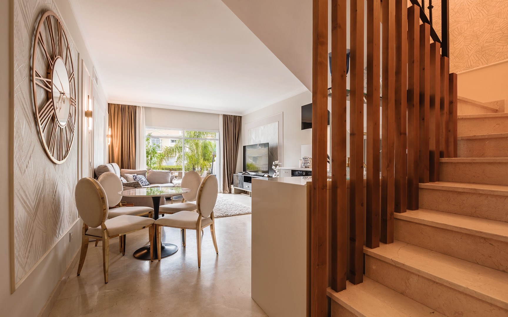 Casa Adosada de 3 Dormitorios y 2 Baños en venta en Nueva Andalucía, Marbella