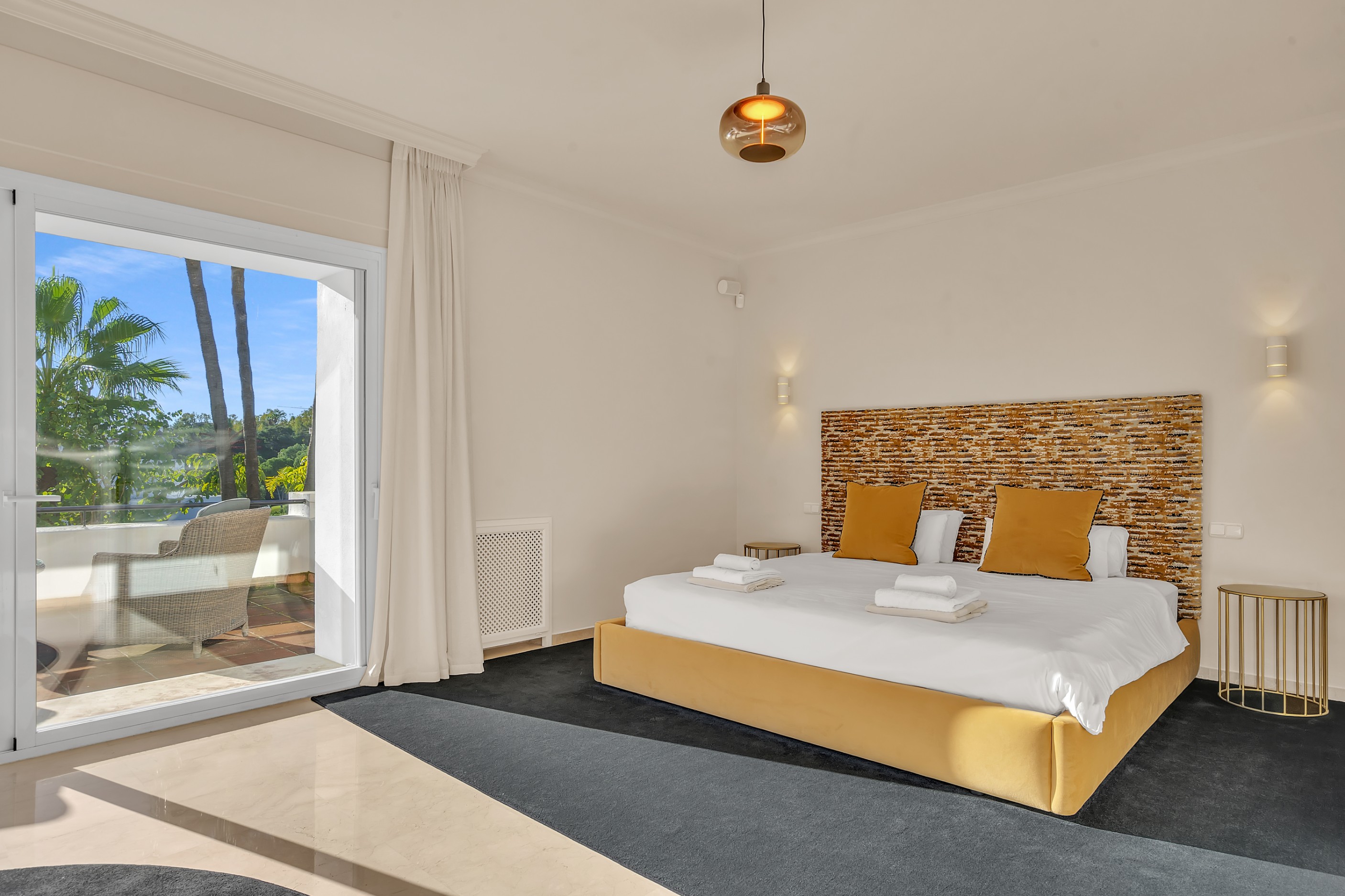 Casa de 5 Dormitorios y 5 Baños en alquiler vacacional en La Quinta, Benahavís