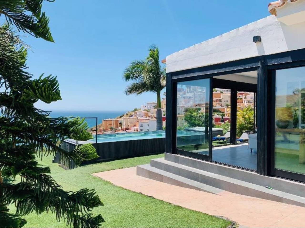 Casa Adosada de 3 Dormitorios en alquiler vacacional en Nerja
