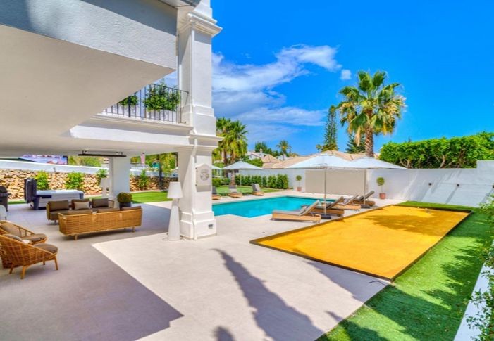 Casa de 6 Dormitorios en alquiler vacacional en Nueva Andalucía, Marbella