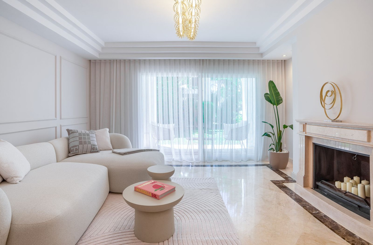 Piso de 3 Dormitorios y 3 Baños en venta en Milla de Oro, Marbella