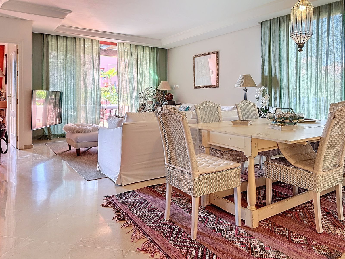 Ático de 3 Dormitorios en venta en Estepona