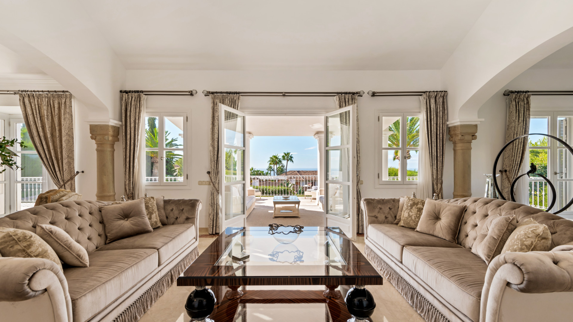 Casa de 7 Dormitorios y 7 Baños en venta en Sierra Blanca, Marbella