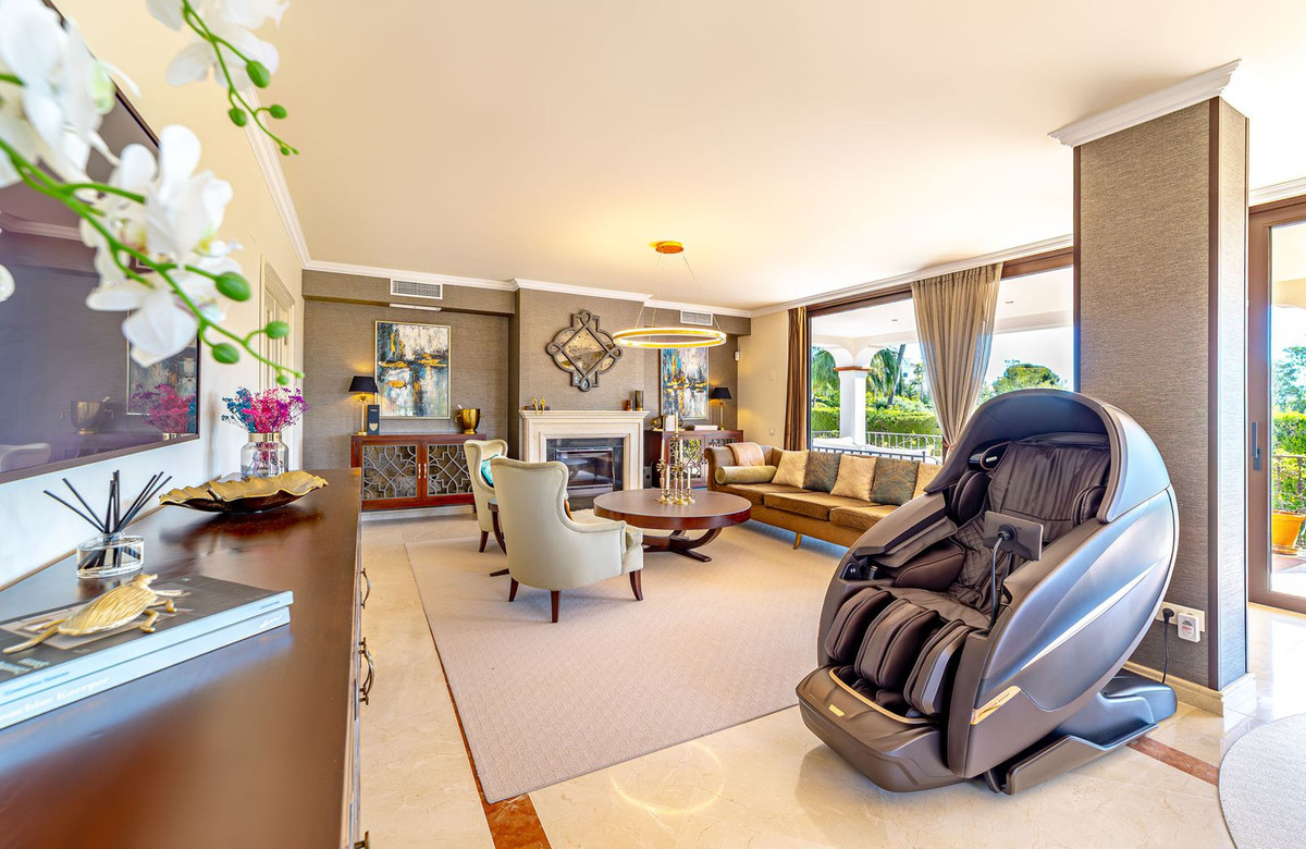 5 спални - Вила за продажба в Atalaya, Estepona