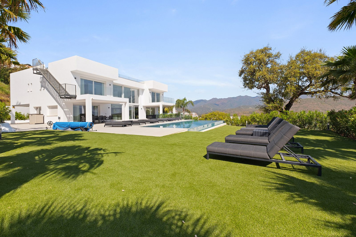 4 кровать Вилла для продажи в La Mairena, Marbella