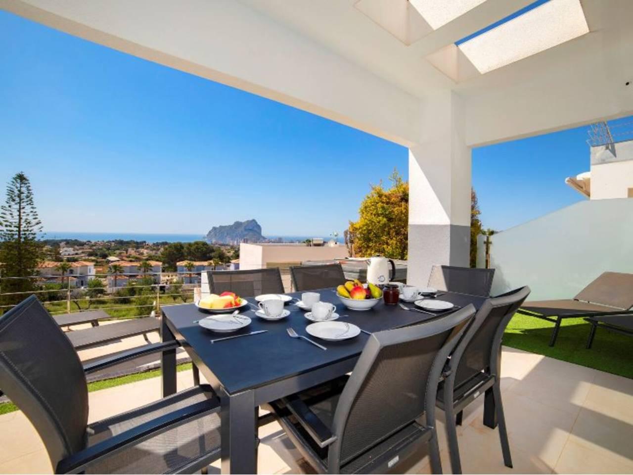 Casa Adosada de 3 Dormitorios y 3 Baños en alquiler vacacional en Calp