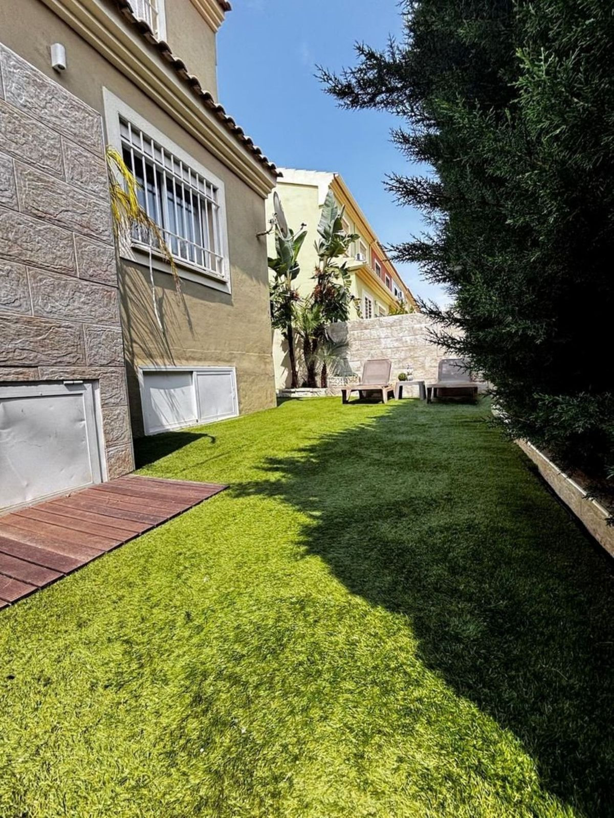 Casa Adosada de 4 Dormitorios en venta en Campanillas, Málaga