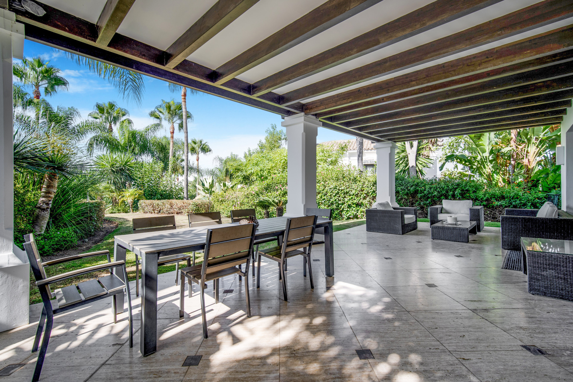 5 Bed, 4 Bath - Villa for Sale in Marbella Golden Mile