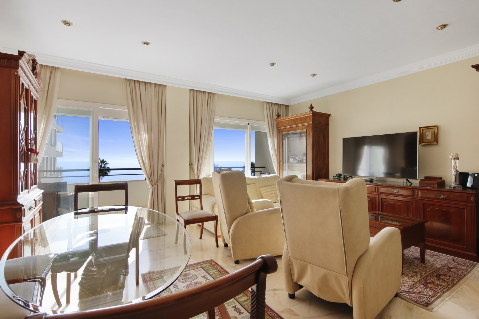 3 спални - Апартамент за продажба в La Alqueria, Estepona