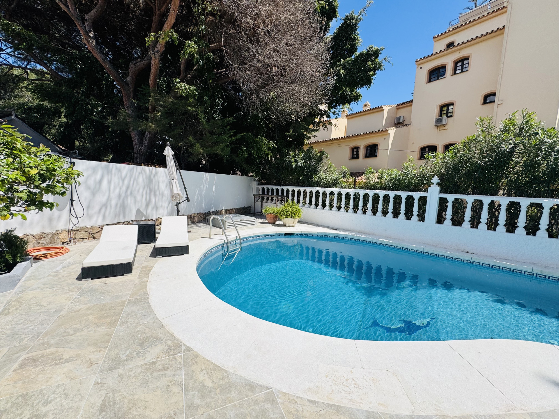 Casa de 4 Dormitorios y 3 Baños en alquiler vacacional en Marbesa, Marbella