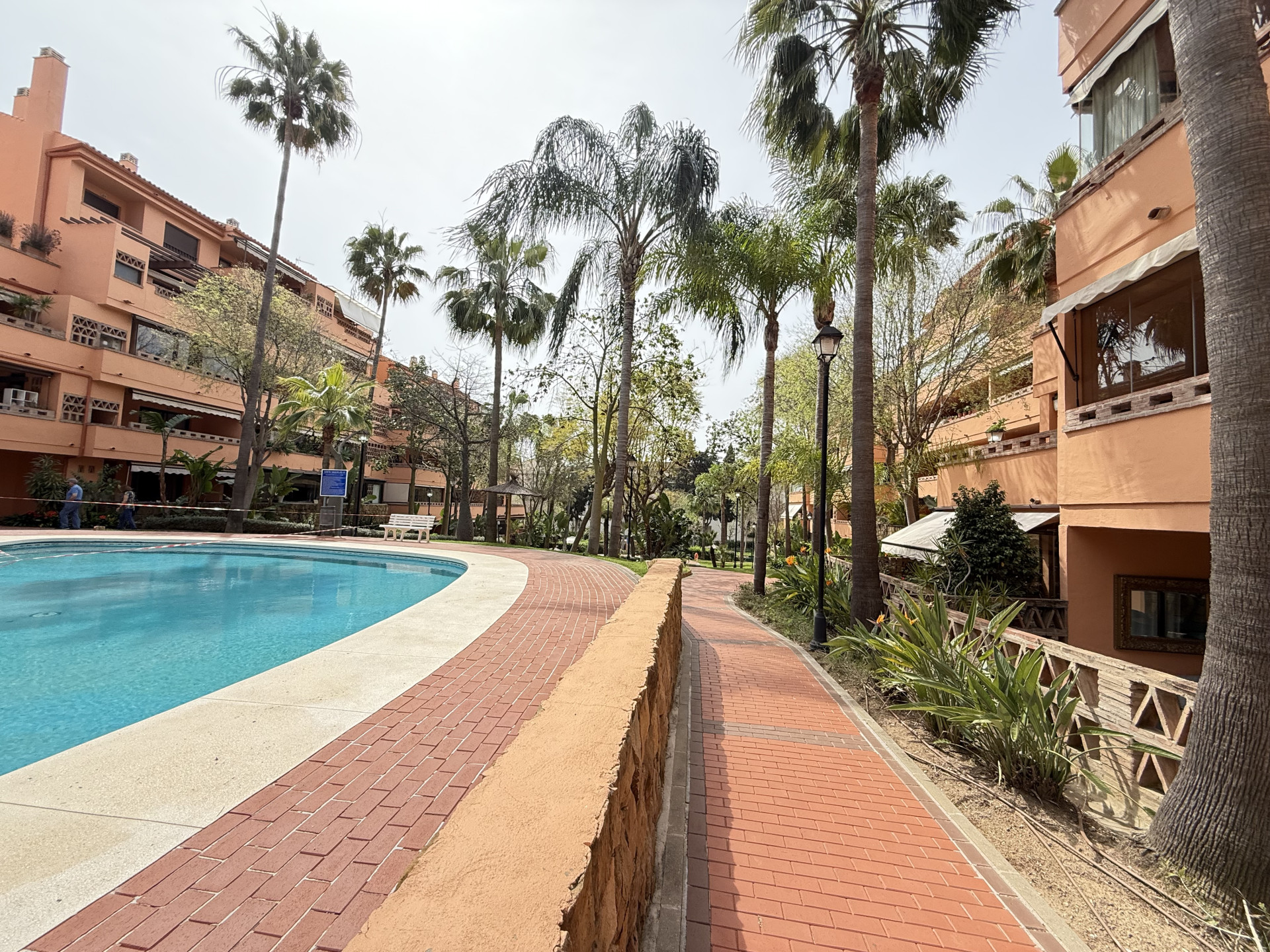 Piso de 3 Dormitorios en venta en Milla de Oro, Marbella