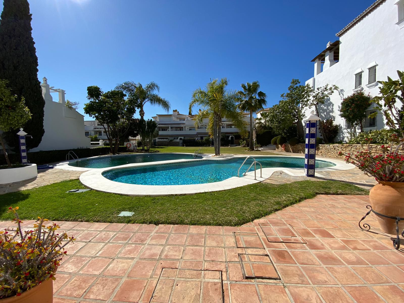 Piso de 2 Dormitorios y 2 Baños en alquiler en Nagüeles, Marbella