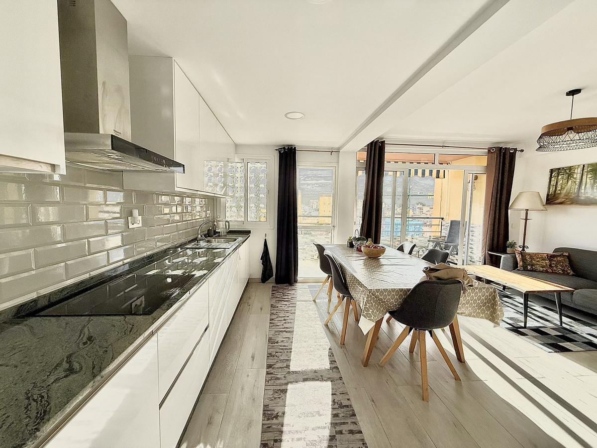 Ático de 3 Dormitorios y 2 Baños en venta en Fuengirola