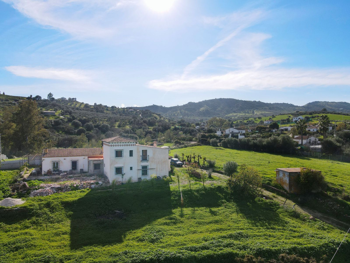 Finca de 5 Dormitorios en venta en Coin