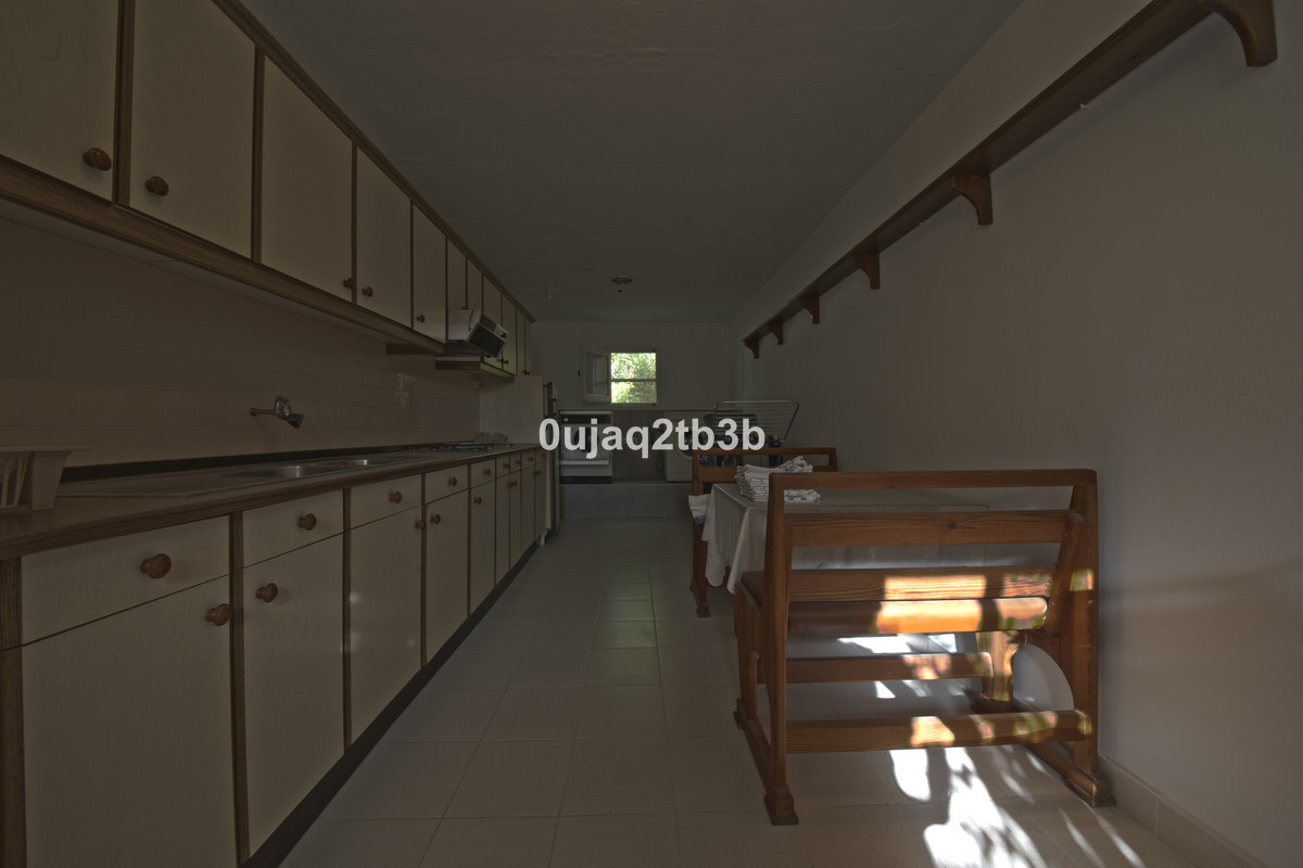 Casa de 5 Dormitorios y 4 Baños en venta en Nueva Milla de Oro, Estepona
