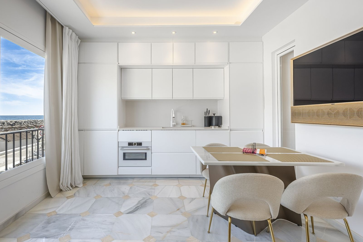 Piso de 2 Dormitorios en venta en Puerto Banús