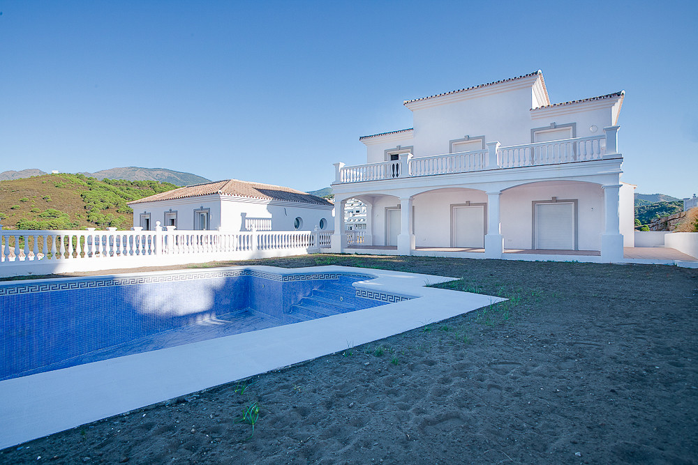 Casa de 4 Dormitorios en venta en Estepona