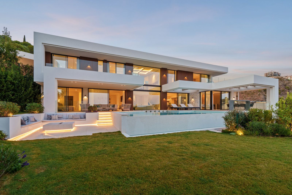 Casa de 6 Dormitorios y 8 Baños en venta en La Quinta, Benahavís